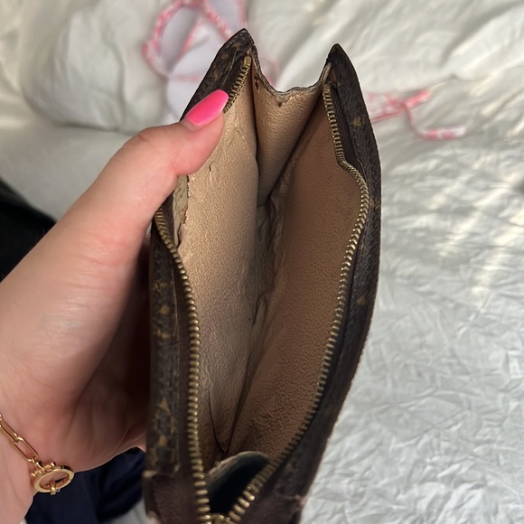 — - Picture 4 of 4